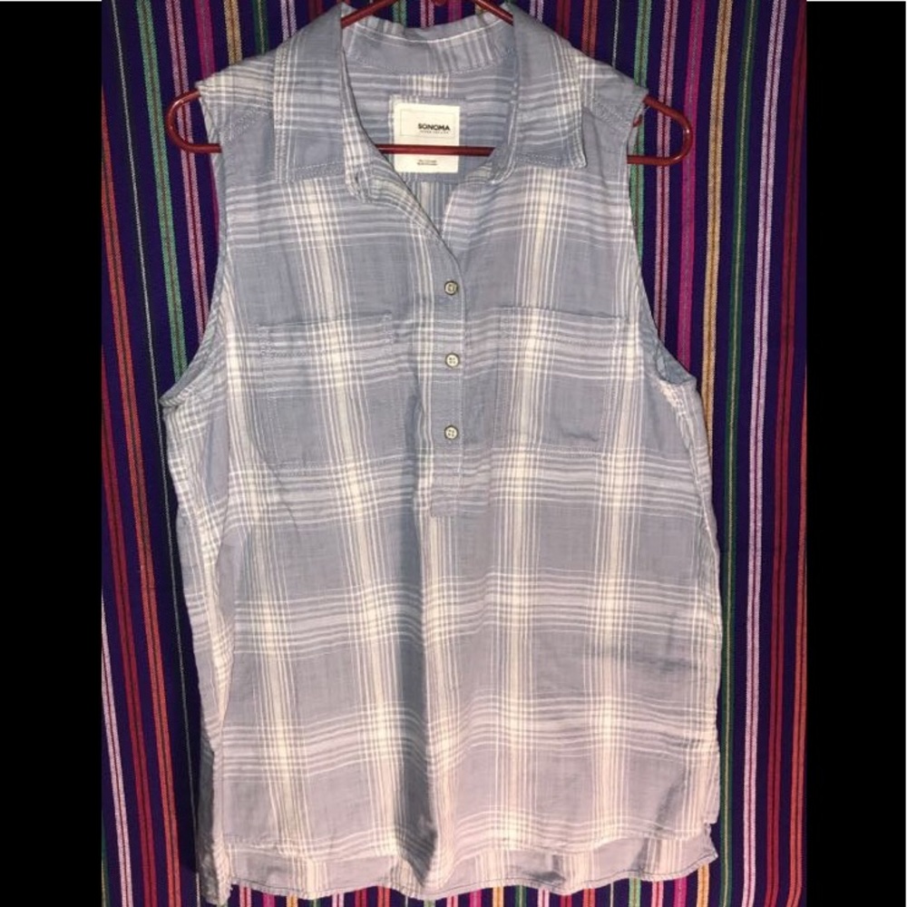 Sonoma Women’s Sleeveless Button Down Shirt